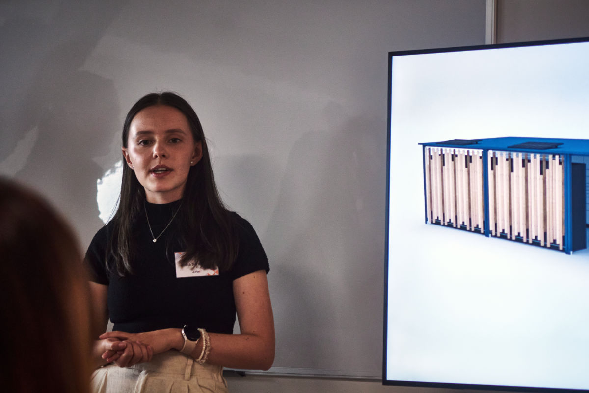 Adéla Barabášová, winner of the Delivery Hubs Design category
