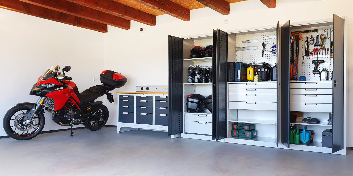 ALFA 3 - equipping the garage with ALFA 3 UNI workshop furniture and ALPEDE workbench
