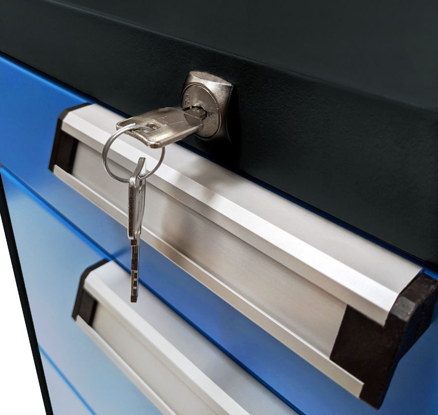 UNI pedestals are equipped with an aluminum handle featuring a labeling slot