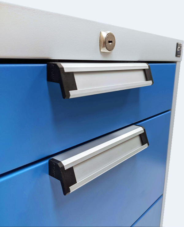 Aluminium anodized handle of the workshop container drawer
