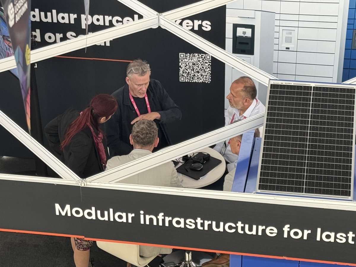 Meeting representatives from the logistics industry and discussing opportunities for future cooperation. Meeting representatives from the logistics industry and discussing opportunities for future cooperation.