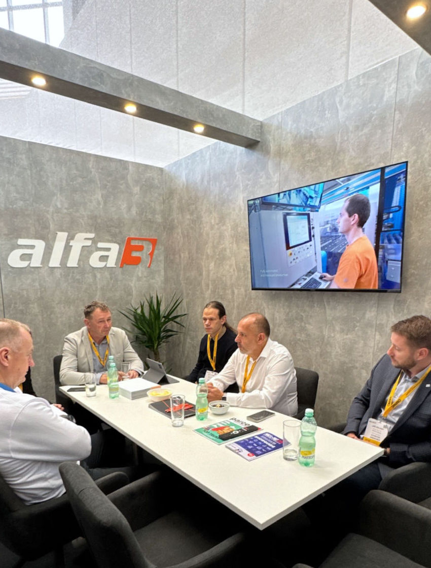 A pleasant atmosphere accompanied the entire event A pleasant atmosphere accompanied the entire event