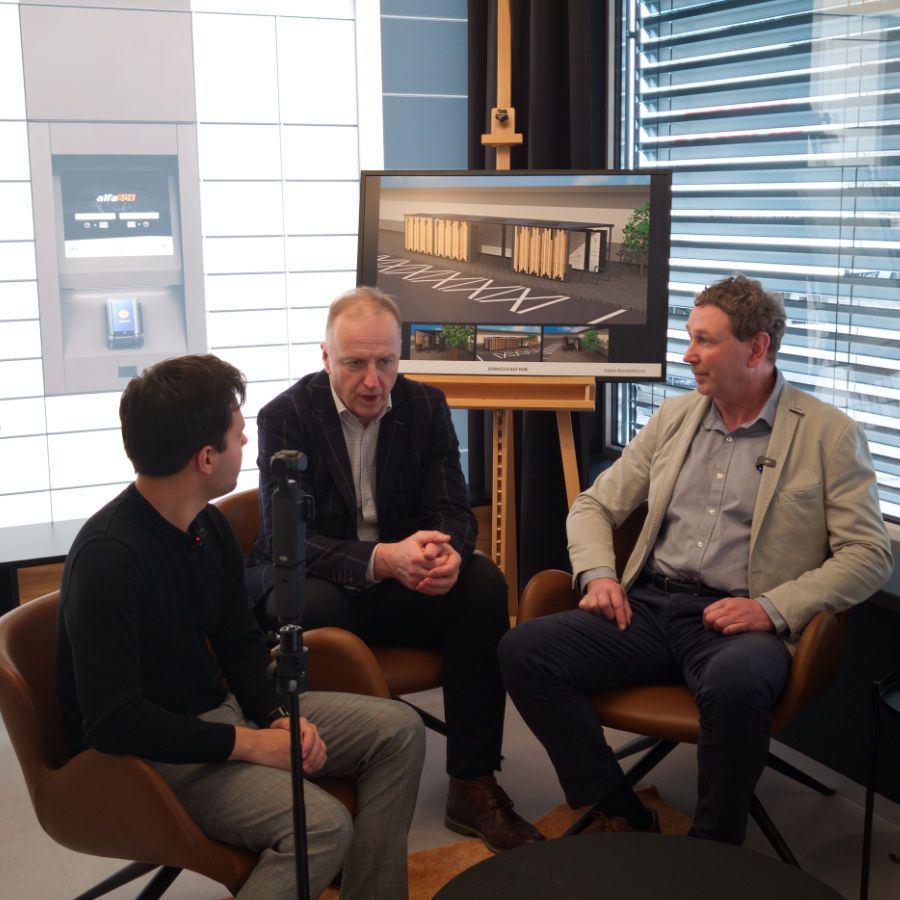 Andre Veskimeister in discussion with representatives of our company. Andre Veskimeister in discussion with representatives of our company.