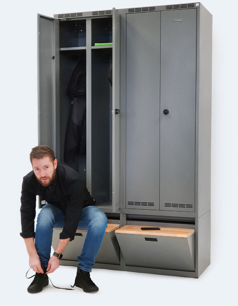 Large-volume industrial garment locker with a folding seat