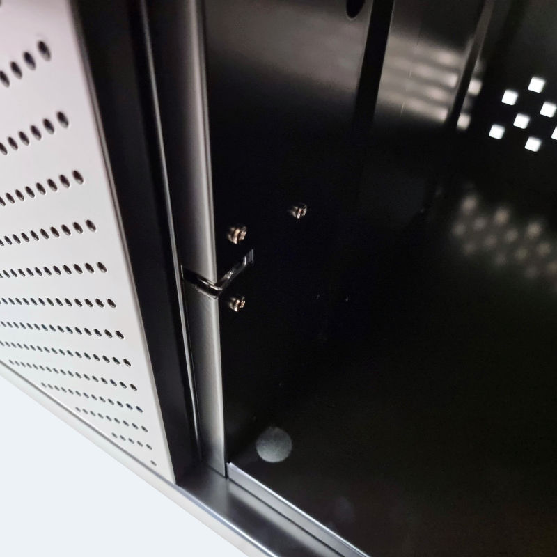 Online electronic lock fitted in the locker for shared workspaces
